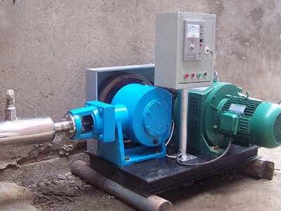 High-pressure liquid natural gas pump